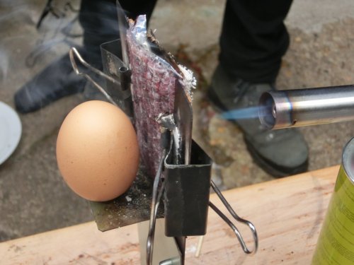 Mr. Raw Egg a testování tepelného štítu